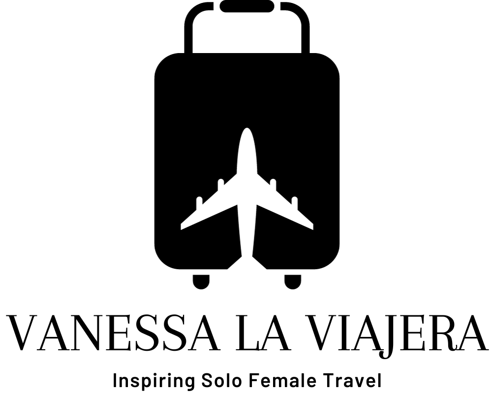 Vanessa La Viajera Logo